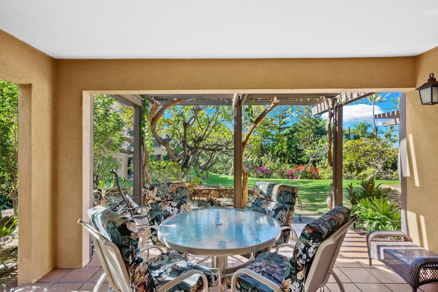 Large south facing lanai