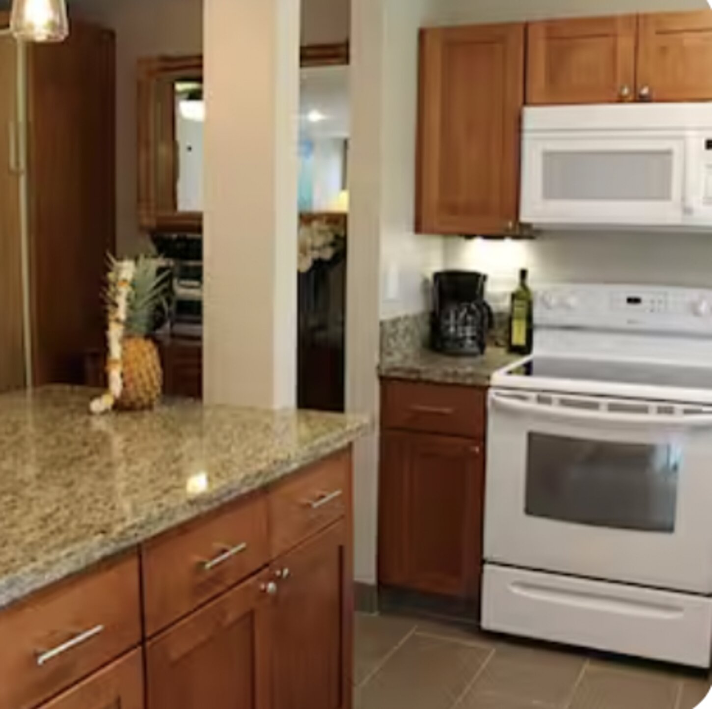 Updated & well-stocked kitchen