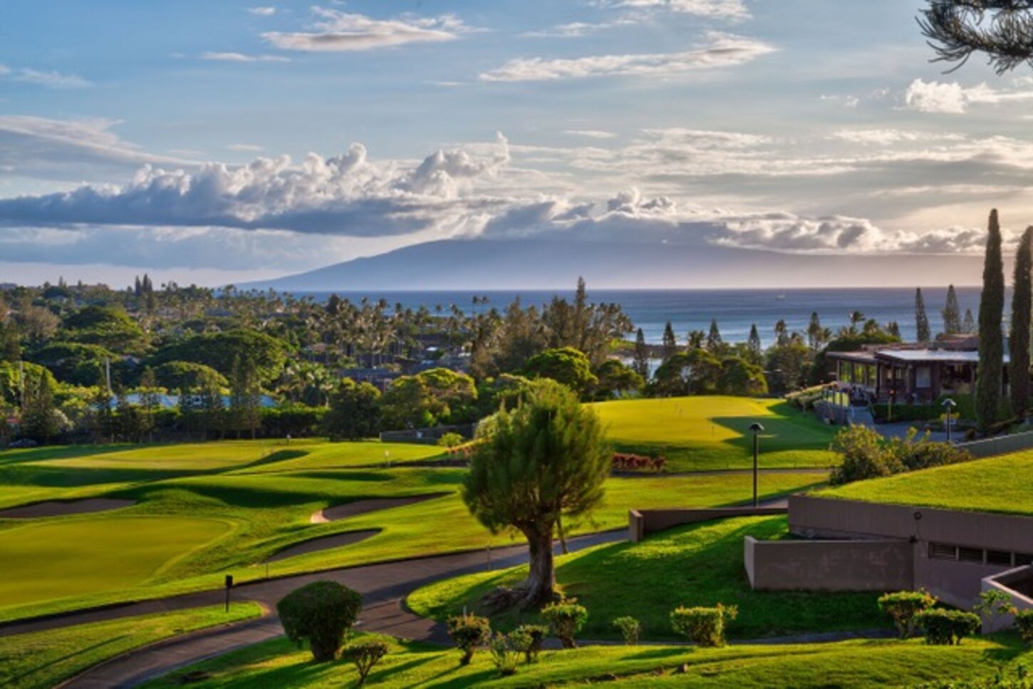 Lanai w/ Moloka'i in background