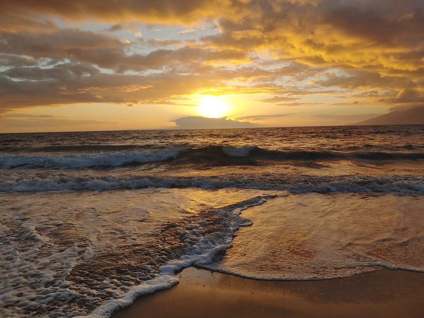 Ahh, introducing Keawakapu Beach's sunset.