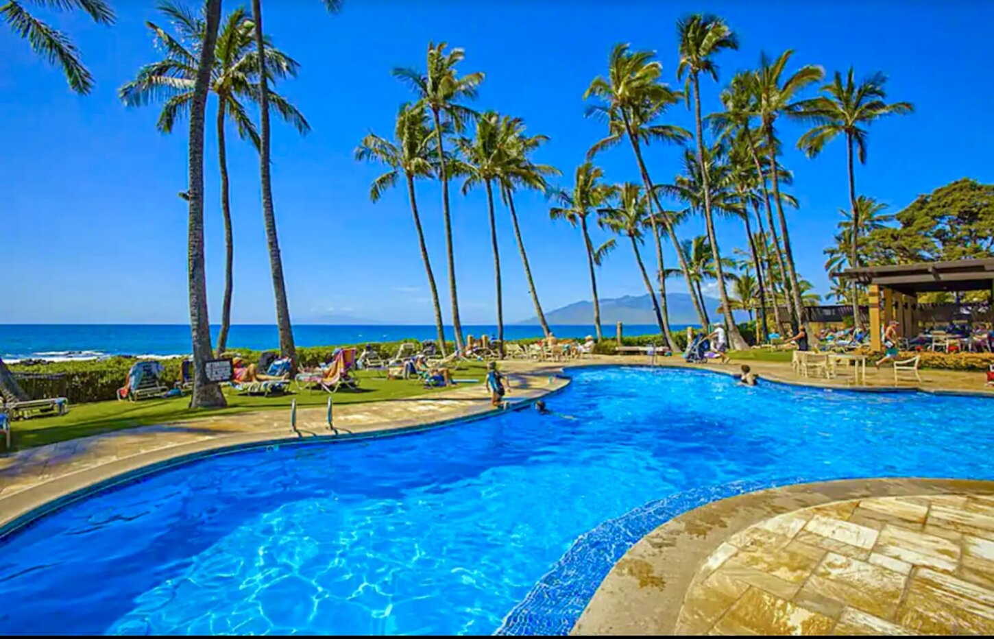 Main Pavilion Pool- overlooking beautiful Keawakapu Beach.