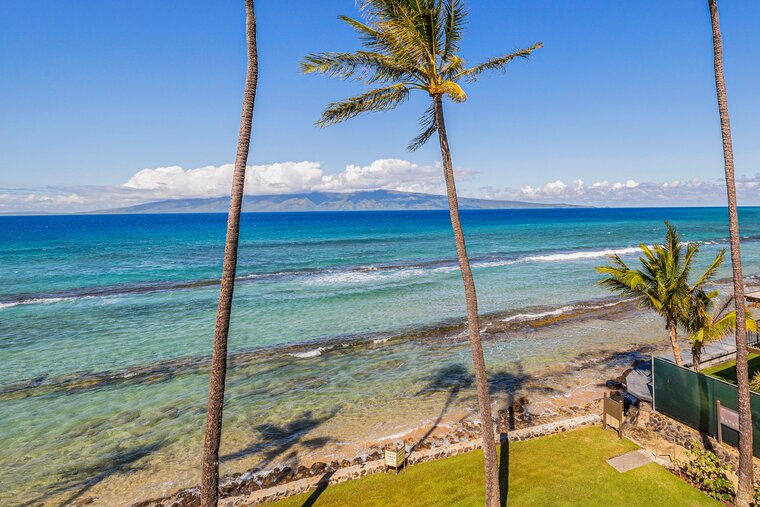 Papakea Oceanfront NoniLuna Condo