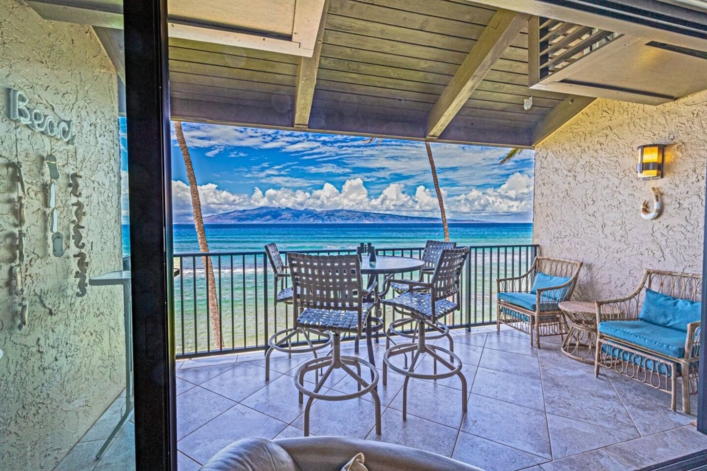 A402 Oceanfront Lanai