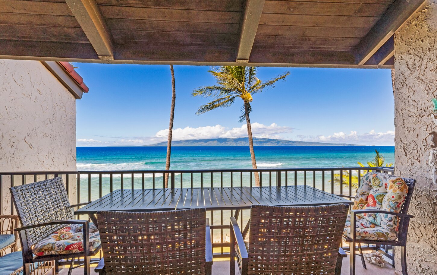 A405 Oceanfront Lanai