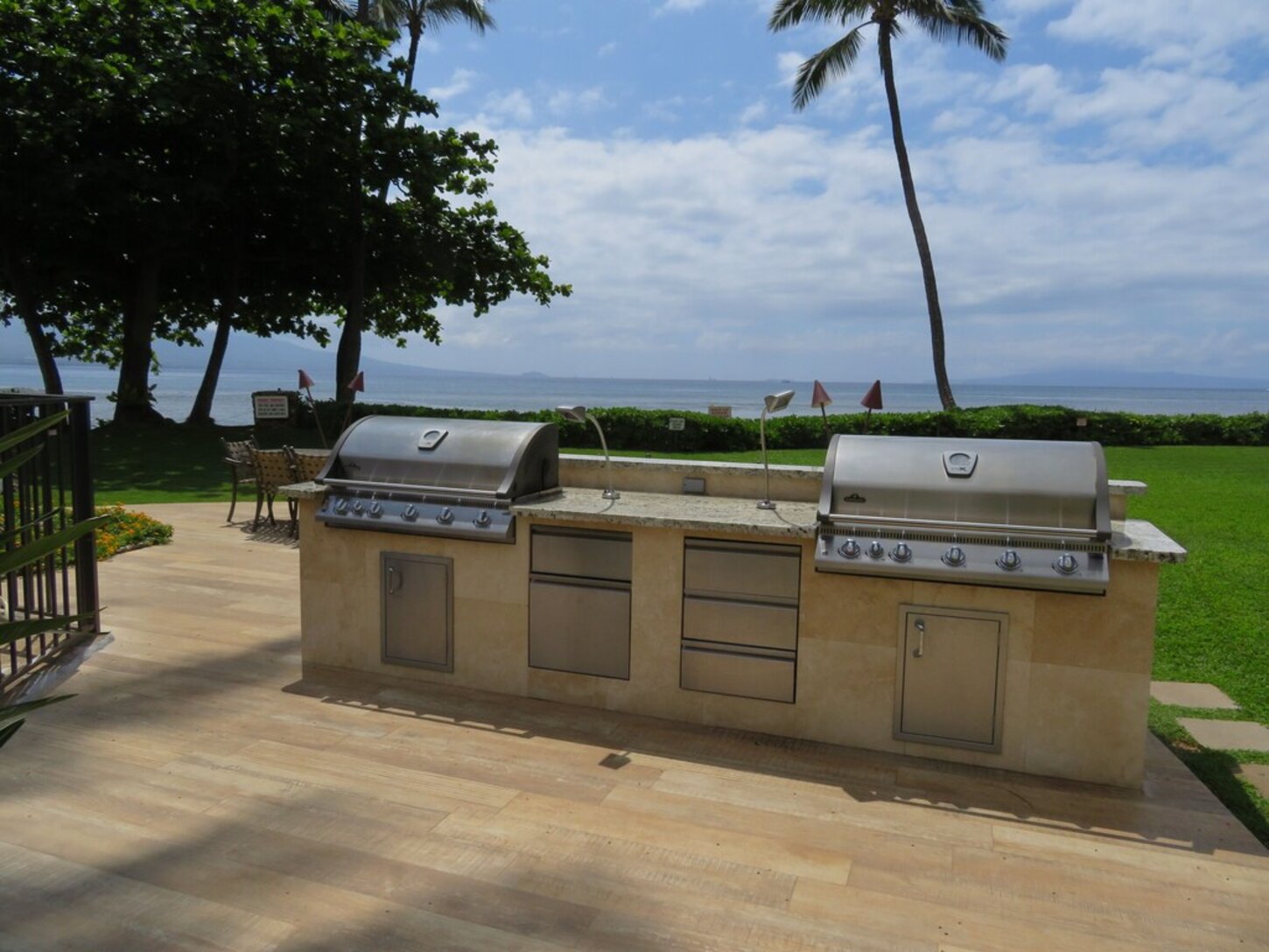Outdoor commercial size grills
