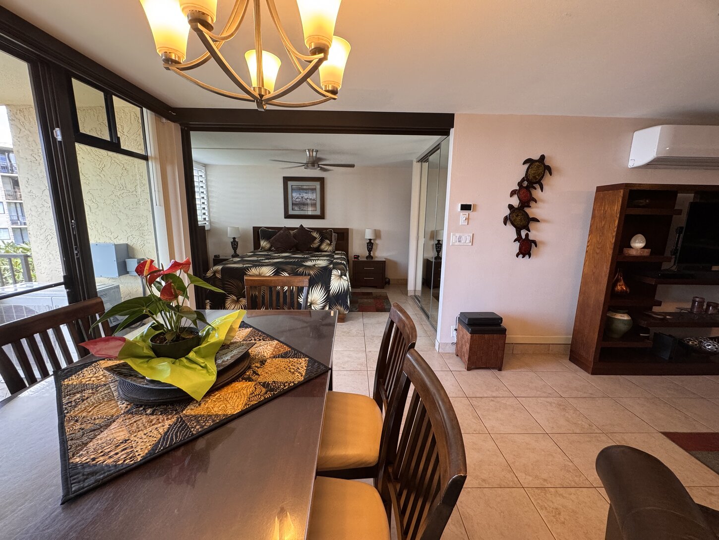 Dinning room with ocean view
