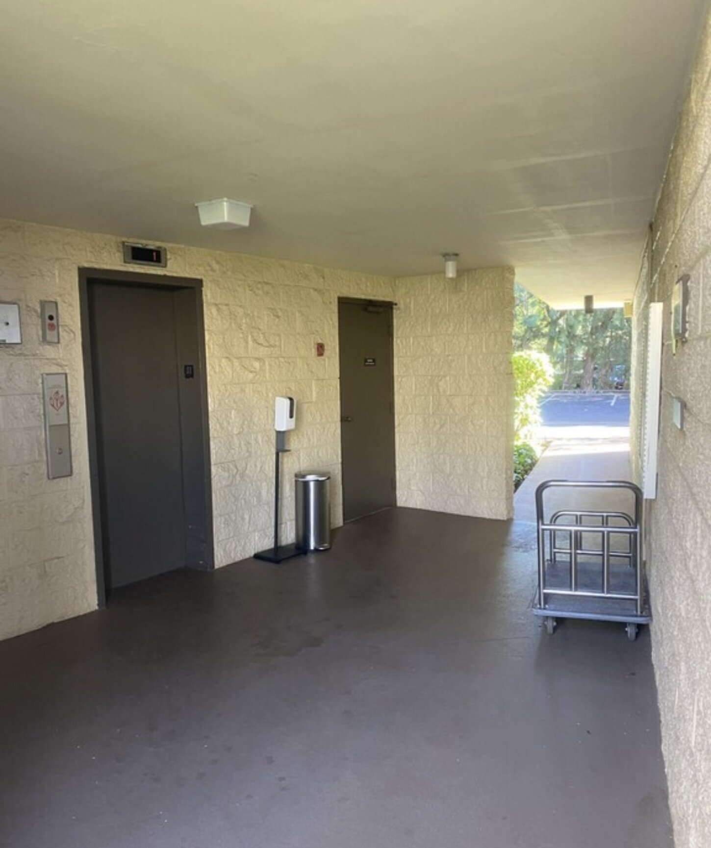 Elevators with guest carts for access to 3rd floor with luggage, groceries, etc.