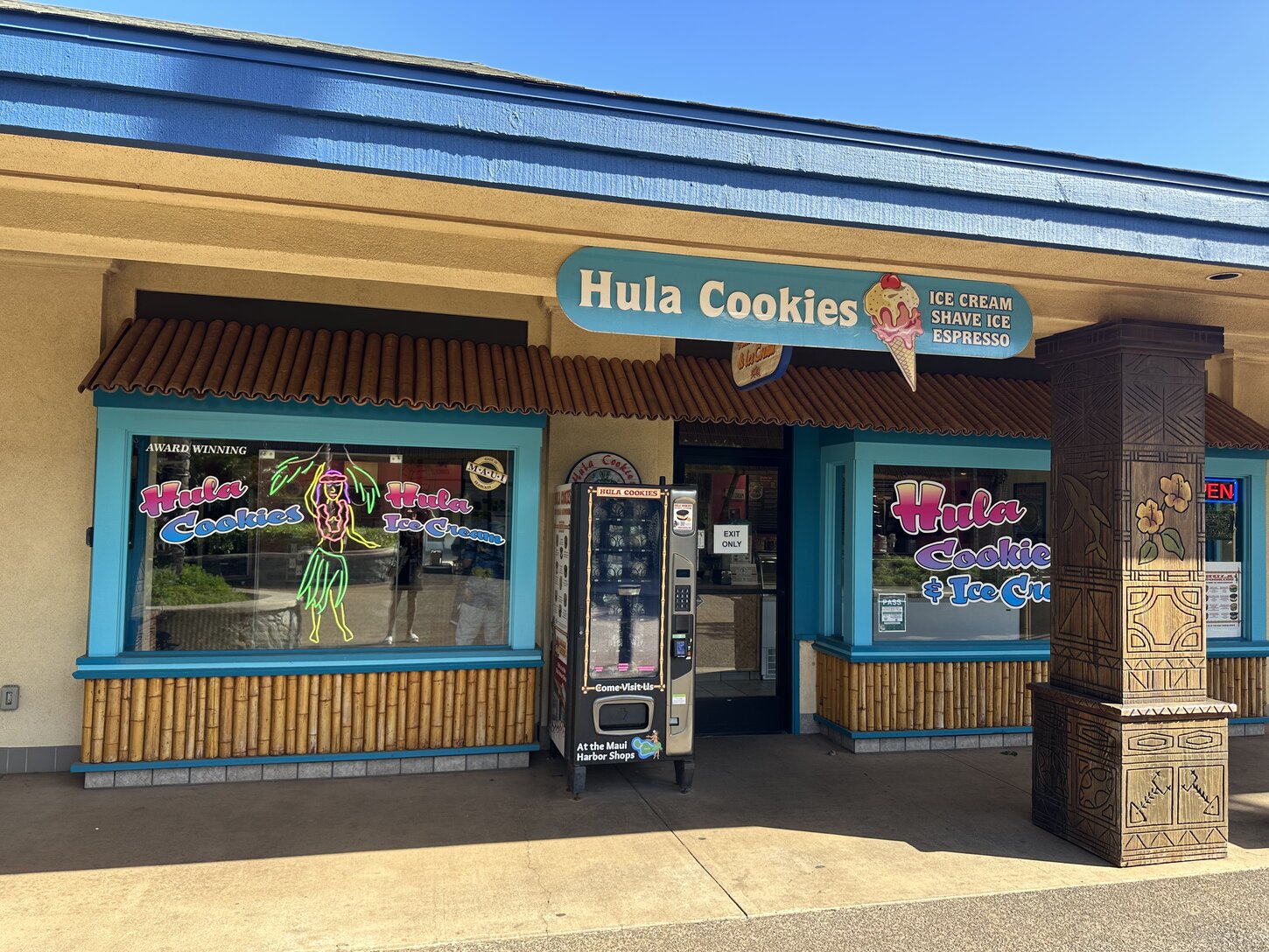 Hula Cookies and ice cream