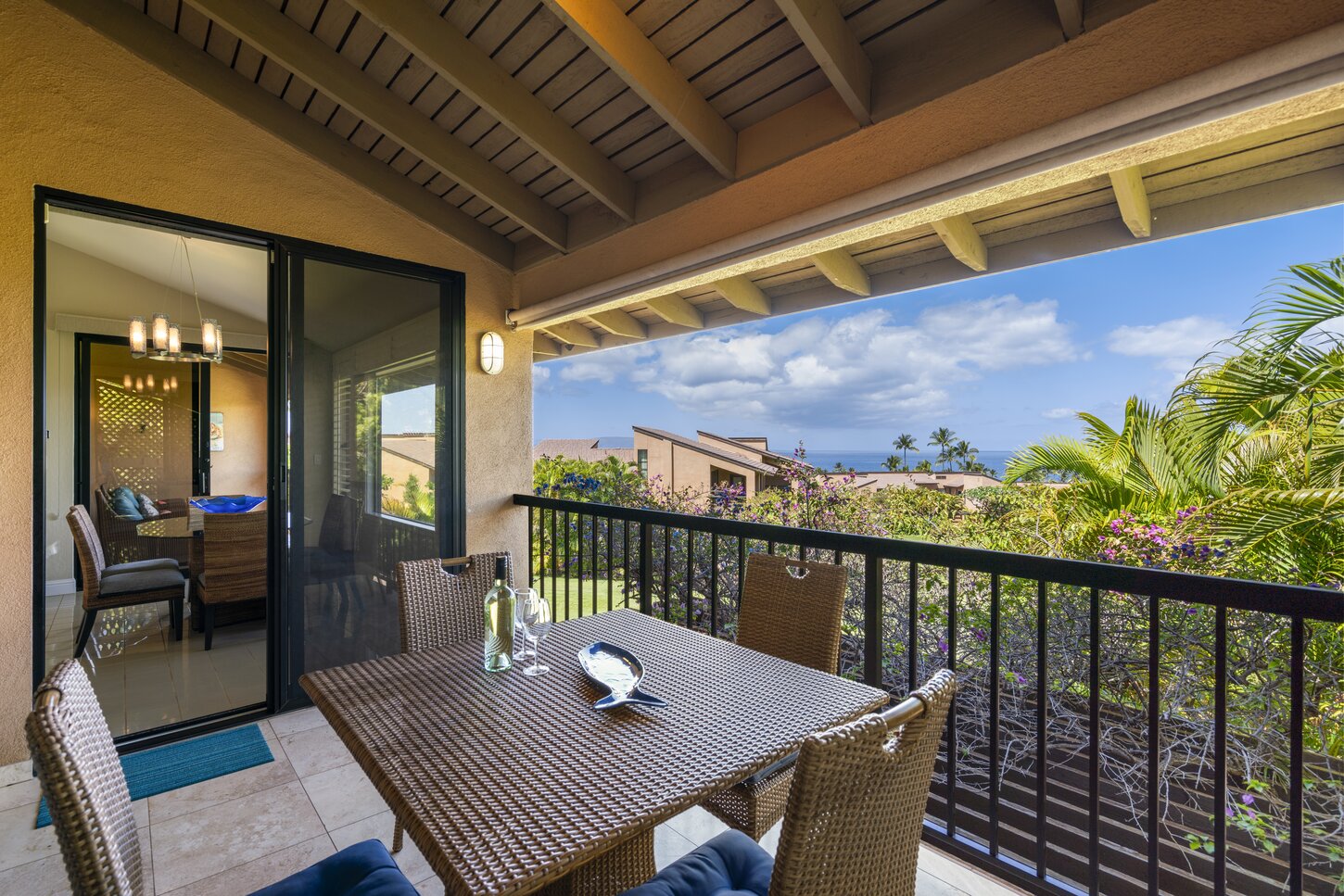 Dining Lanai