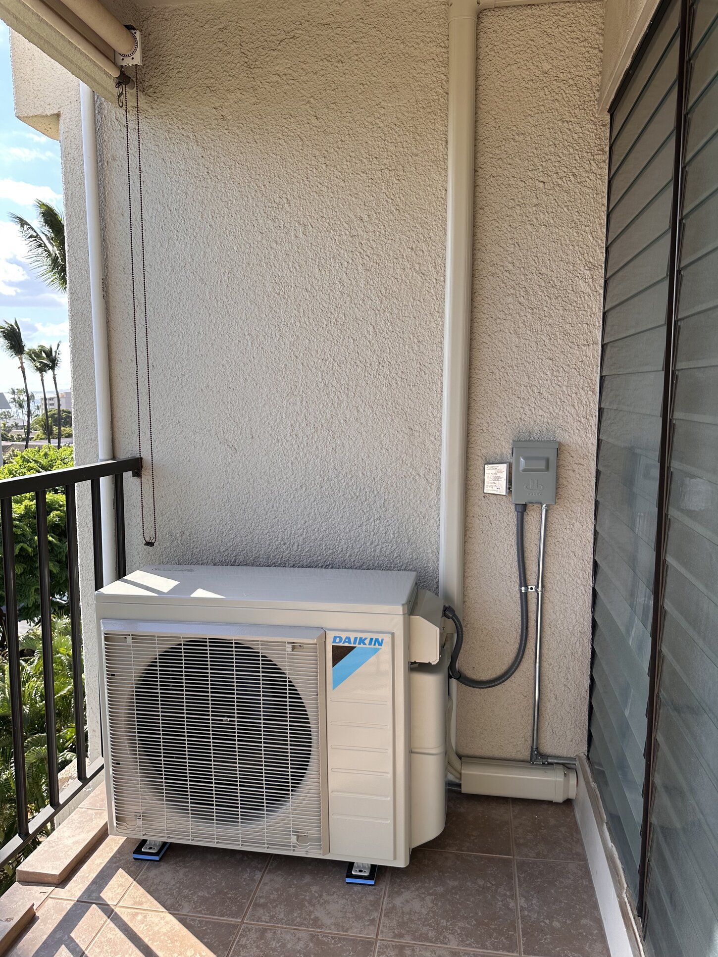 Dual AC in Bedroom & Living Room