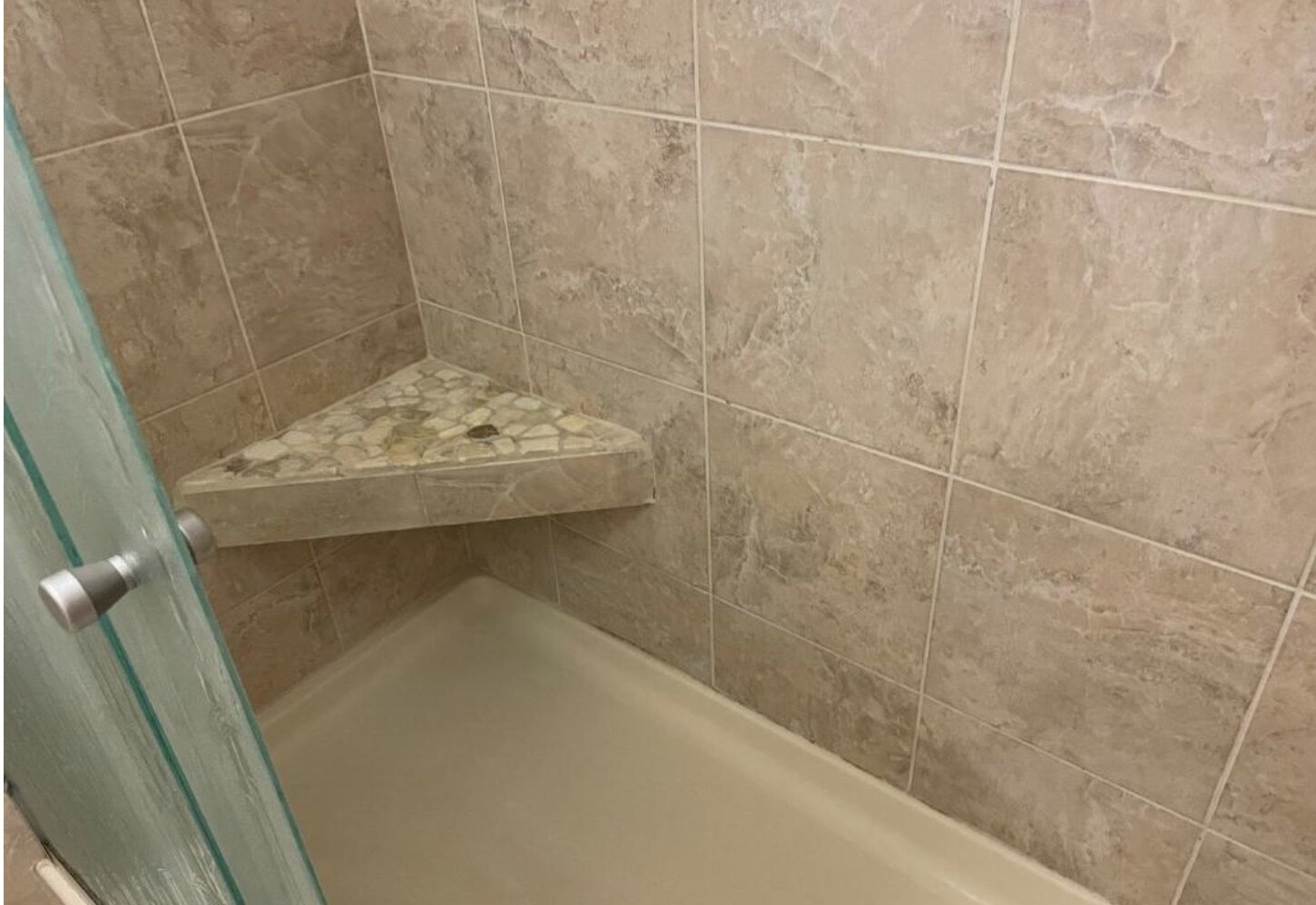 Shower shelf 