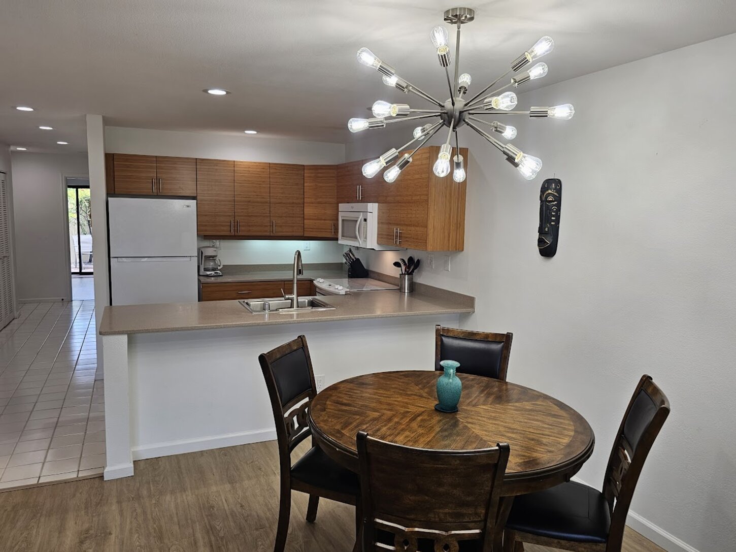 Open concept kitchen and dining area!