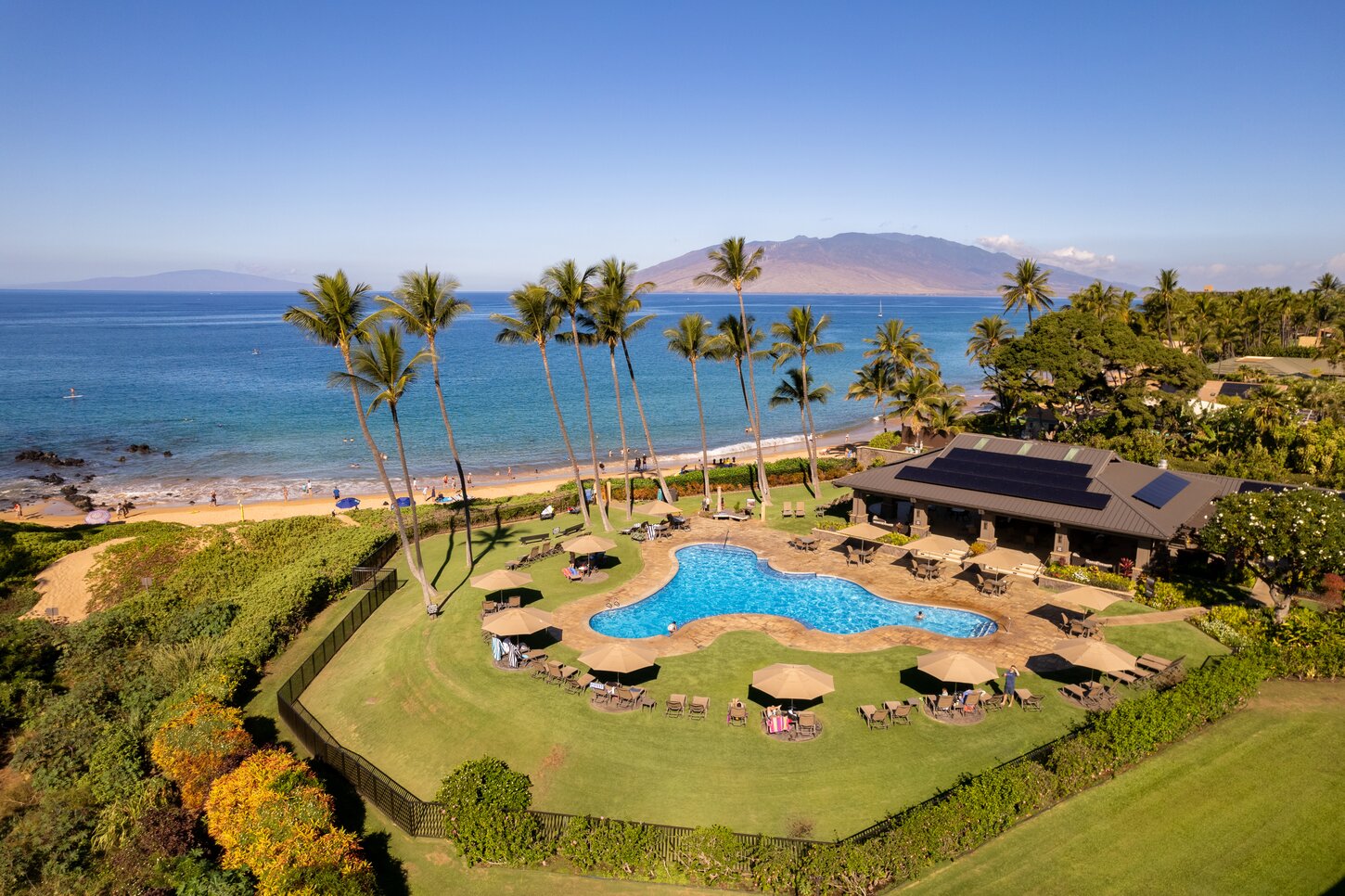 Ekahi’s main beachfront pool. 