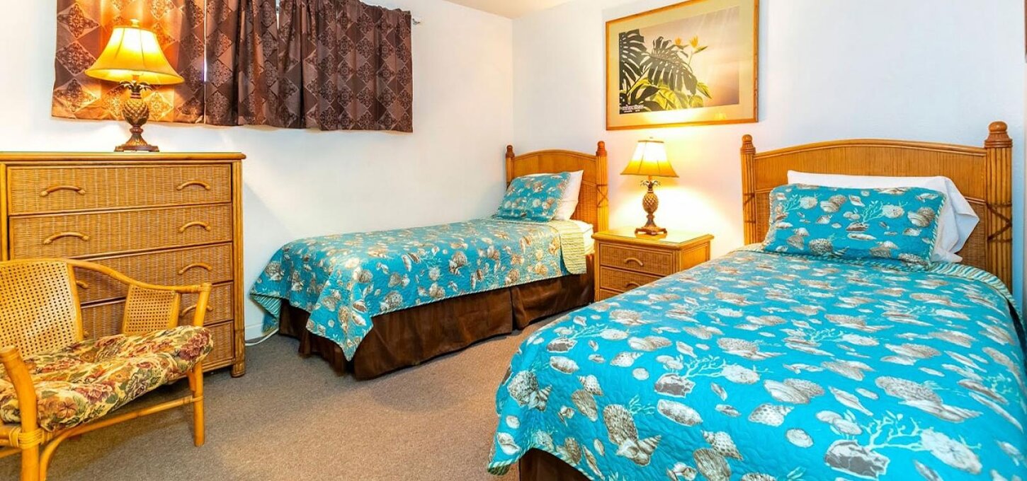 2nd Bedroom with 2 Twin Beds that can be combined to a King Size Bed.and A/C