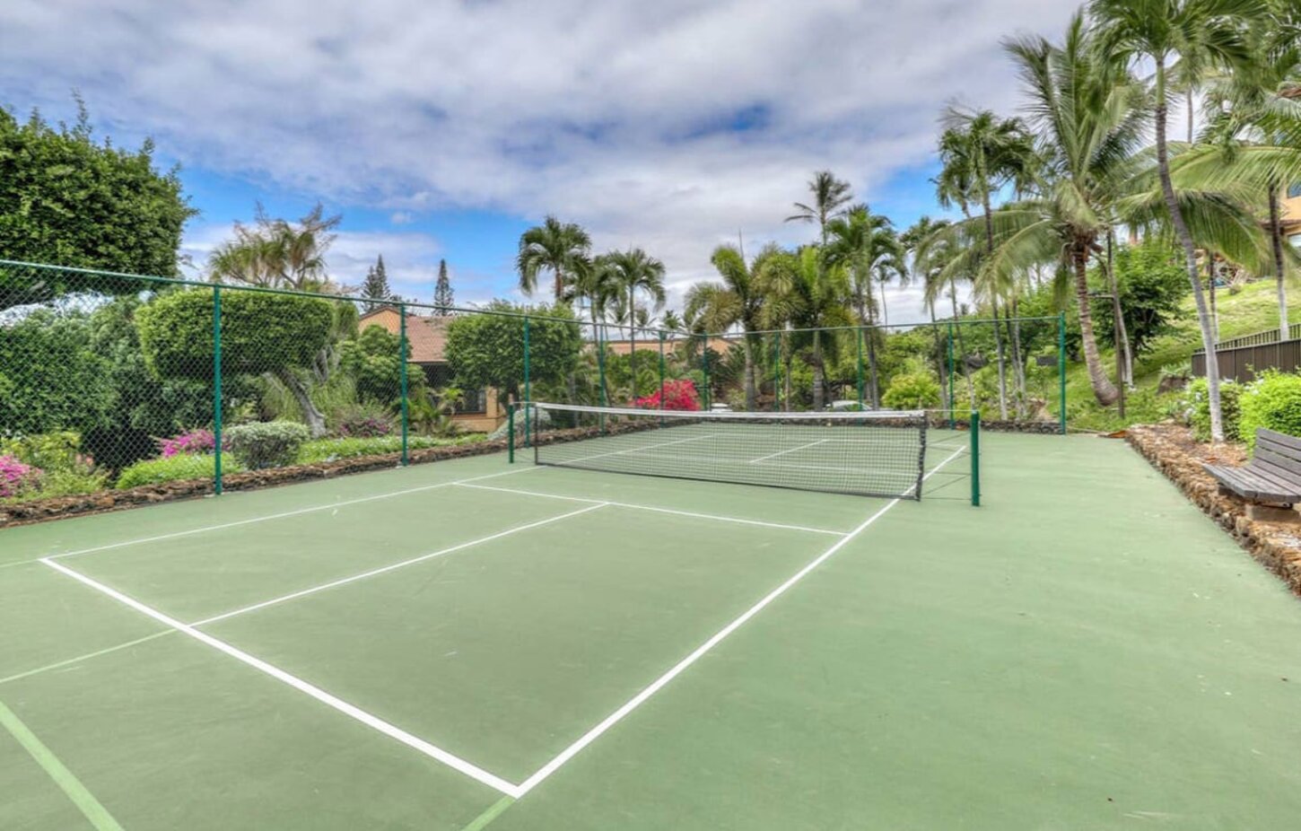 Ekahi's Pickleball Court